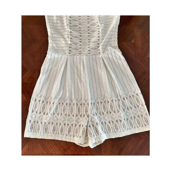 Elegant and rare Nightcap by Carisa Rene skort dress in white crochet lace - Picture 11 of 16